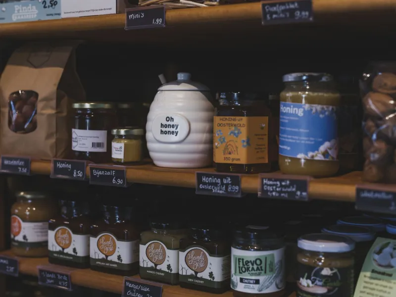 Dans les bocaux du bistro : ces condiments artisanaux qui changent tout sans qu'on sache pourquoi